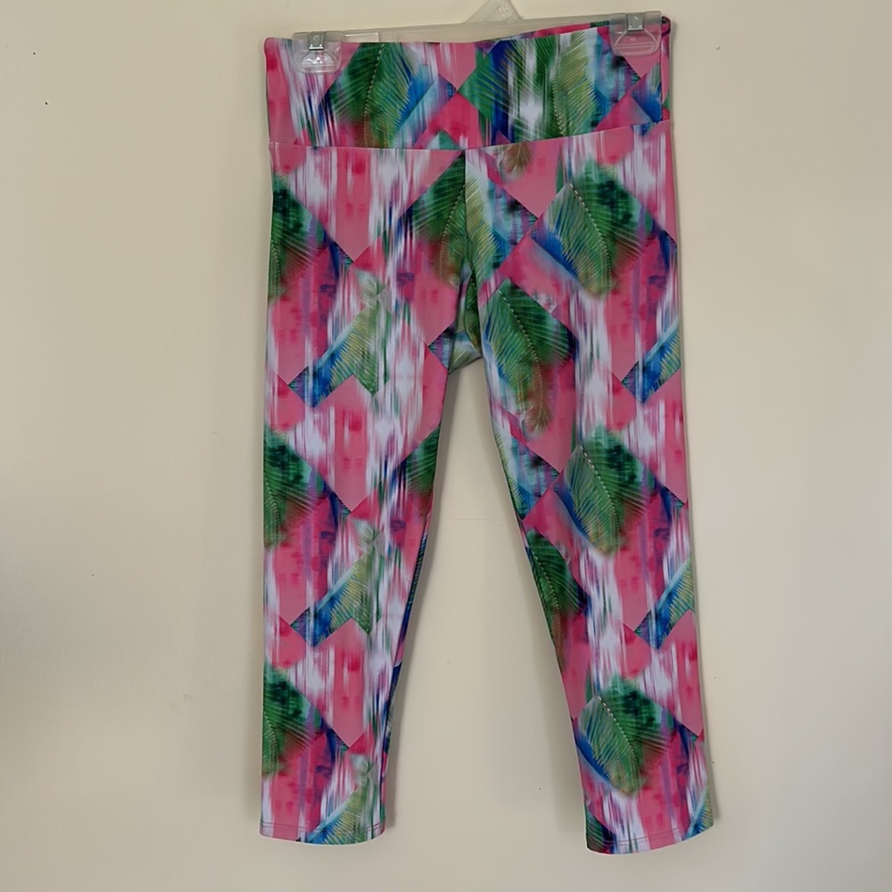 Onzie Tropical Leaf Legging Capris Pink/Green Size M/L Yoga Running Exercise